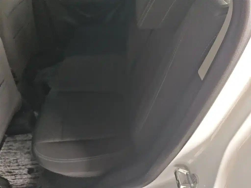Chevrolet Trax 2016 1.4T Automatic 2WD Comfort Sunroof Edition — миниатюра 17