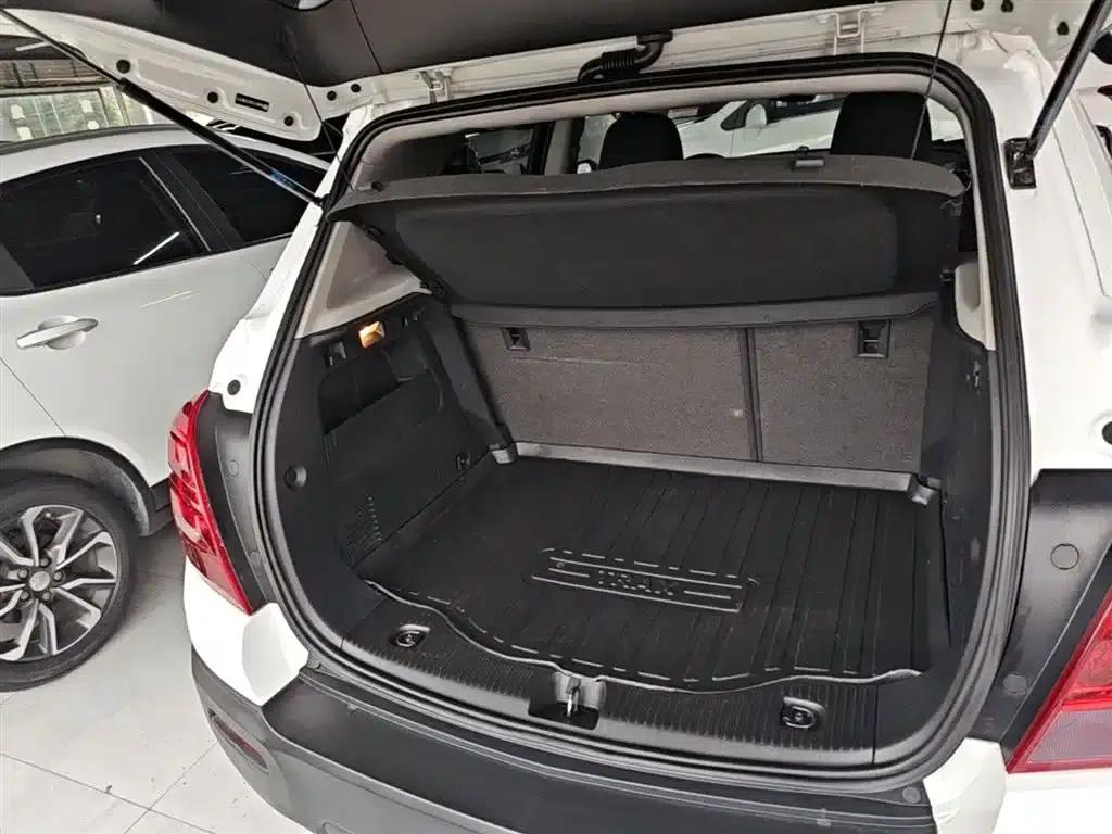 Chevrolet Trax 2016 1.4T Automatic 2WD Comfort Sunroof Edition — миниатюра 19