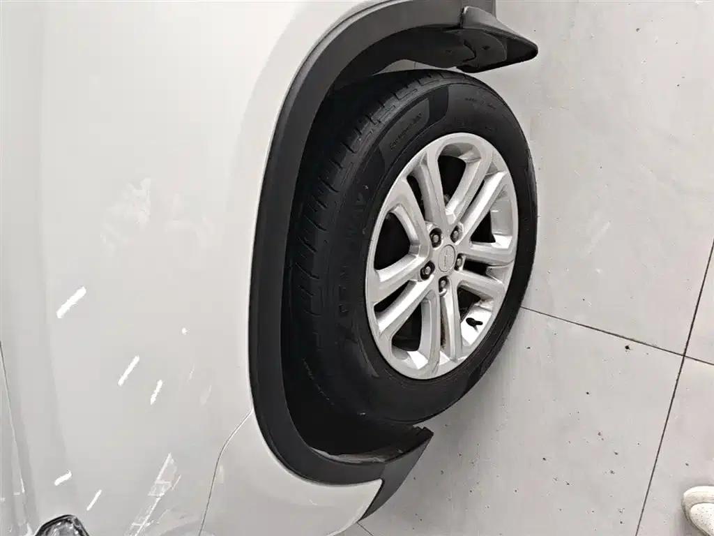 Chevrolet Trax 2016 1.4T Automatic 2WD Comfort Sunroof Edition — миниатюра 23