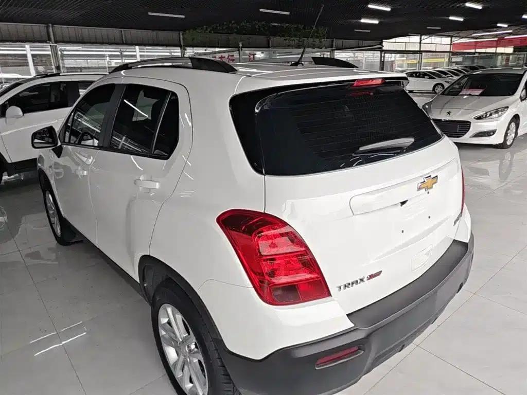 Chevrolet Trax 2016 1.4T Automatic 2WD Comfort Sunroof Edition — миниатюра 5