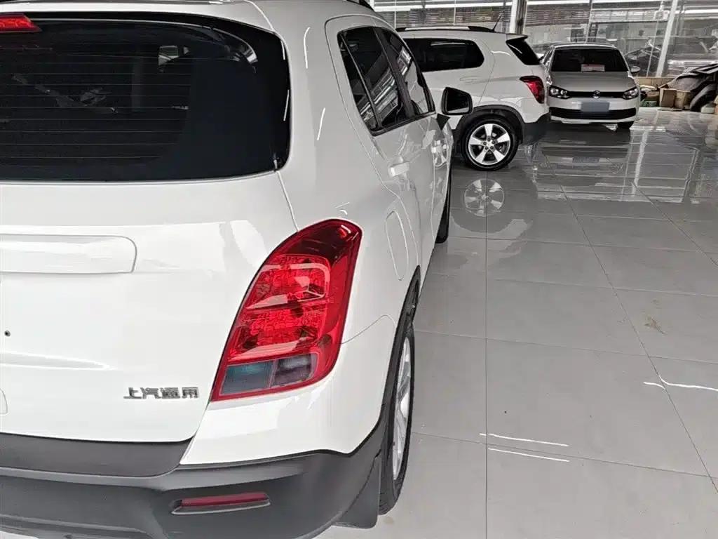 Chevrolet Trax 2016 1.4T Automatic 2WD Comfort Sunroof Edition — миниатюра 8