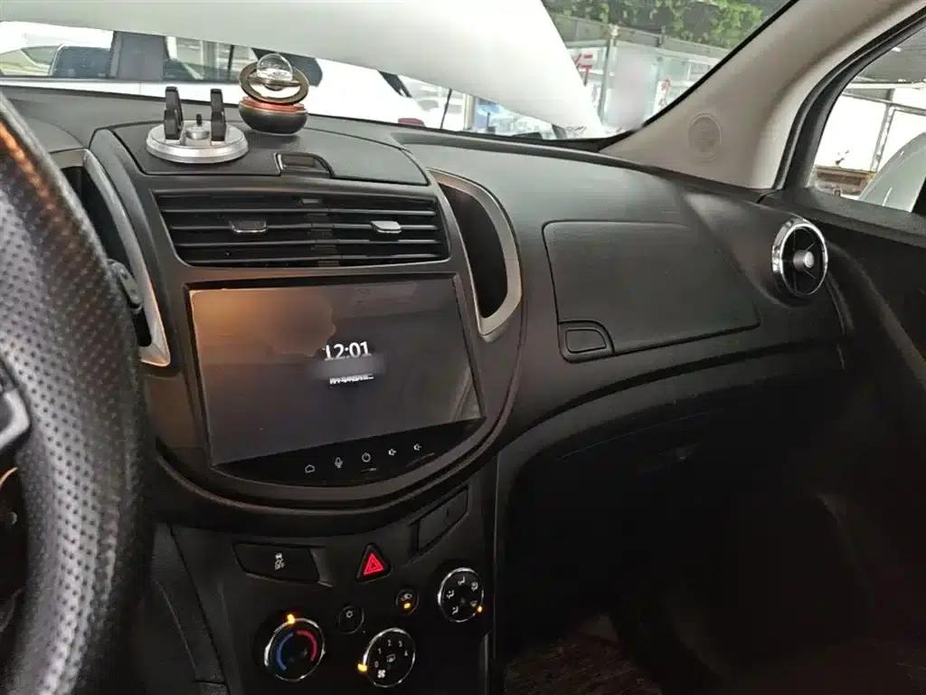 Chevrolet Trax 2016 1.4T Automatic 2WD Comfort Sunroof Edition — миниатюра 10