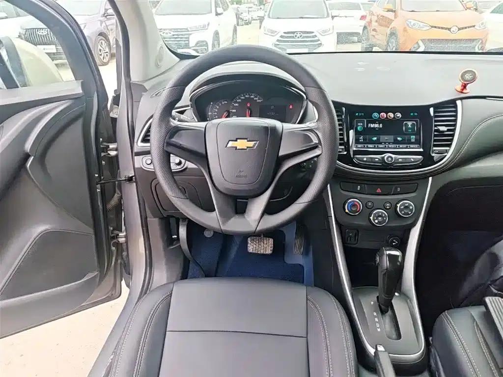 Chevrolet Trax 2018 330T Automatic 2WD Elite — миниатюра 13