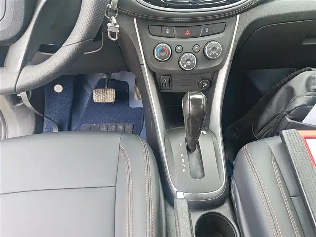 Chevrolet Trax 2018 330T Automatic 2WD Elite — миниатюра 14