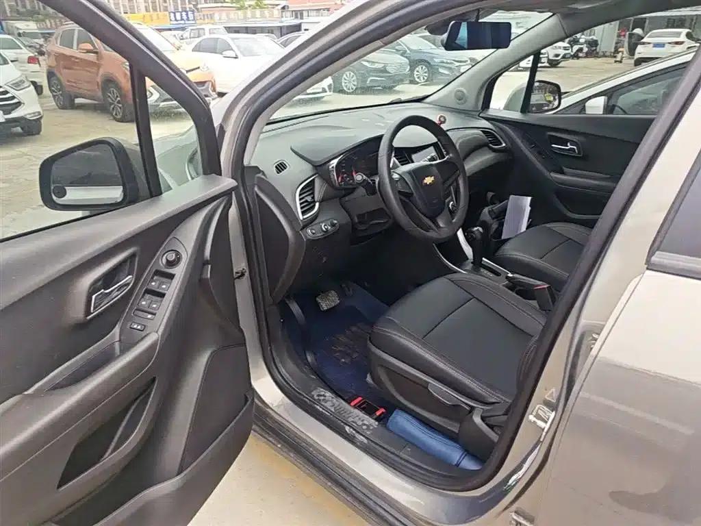 Chevrolet Trax 2018 330T Automatic 2WD Elite — миниатюра 16