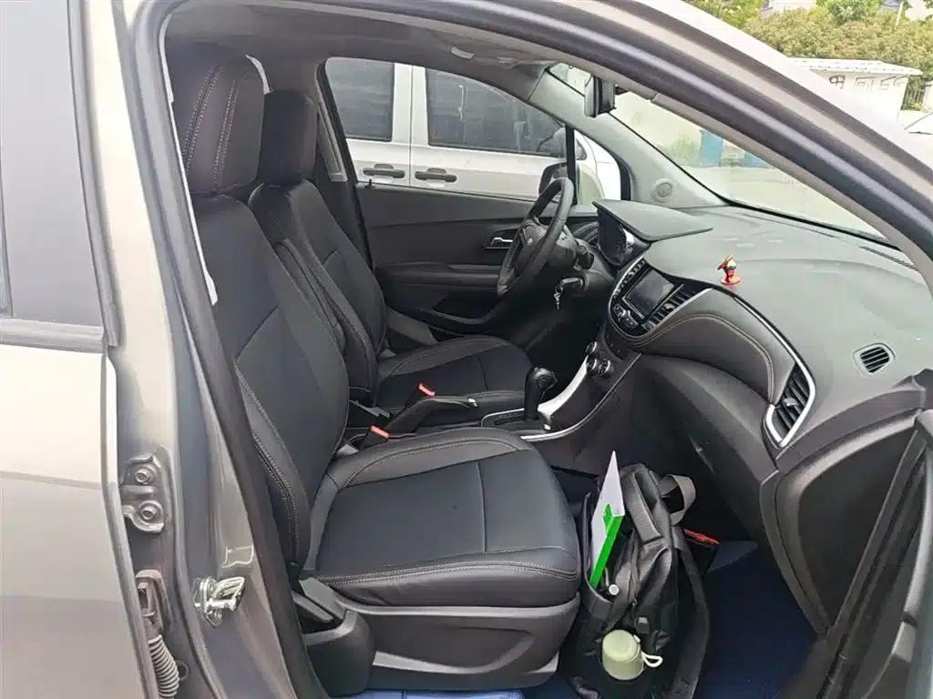 Chevrolet Trax 2018 330T Automatic 2WD Elite — миниатюра 25