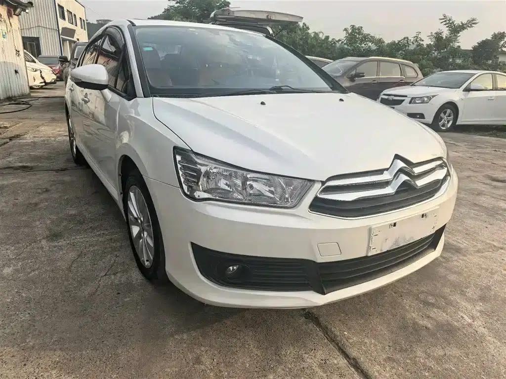 Citroën C4 2014 1.6L Manual In-Car Connectivity Edition — миниатюра 2