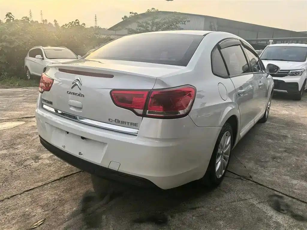 Citroën C4 2014 1.6L Manual In-Car Connectivity Edition — миниатюра 3