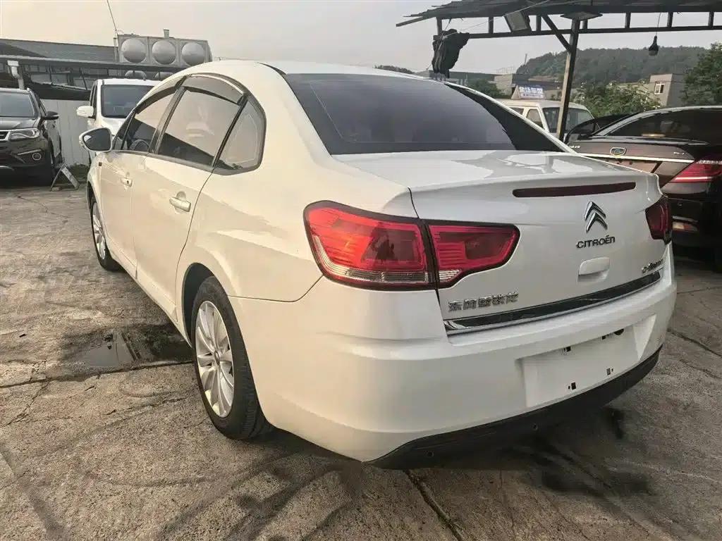 Citroën C4 2014 1.6L Manual In-Car Connectivity Edition — миниатюра 4