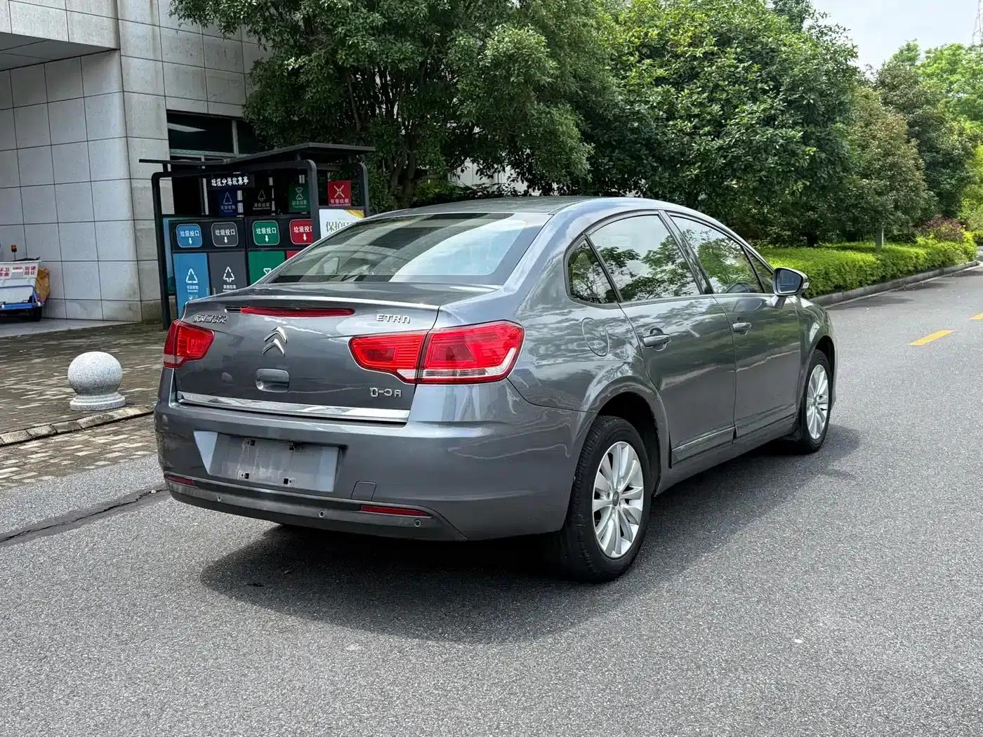 Sega 2014 VTS Edition 1.6L Automatic Premium Model — миниатюра 4