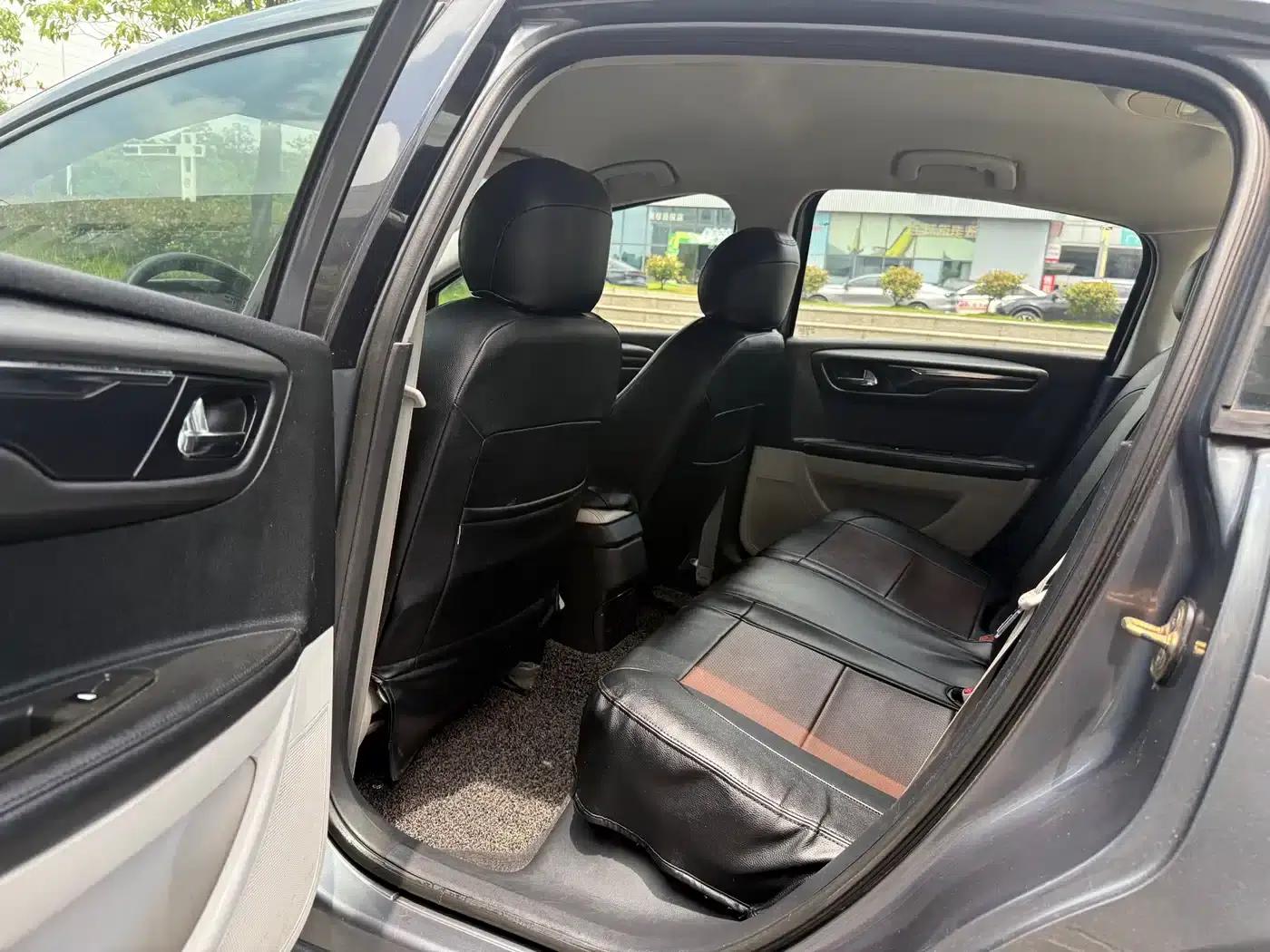 Sega 2014 VTS Edition 1.6L Automatic Premium Model — миниатюра 8