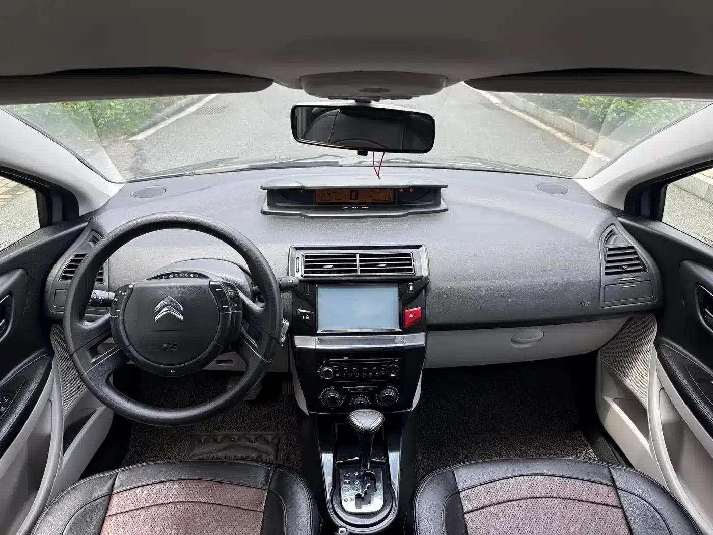 Sega 2014 VTS Edition 1.6L Automatic Premium Model — миниатюра 9