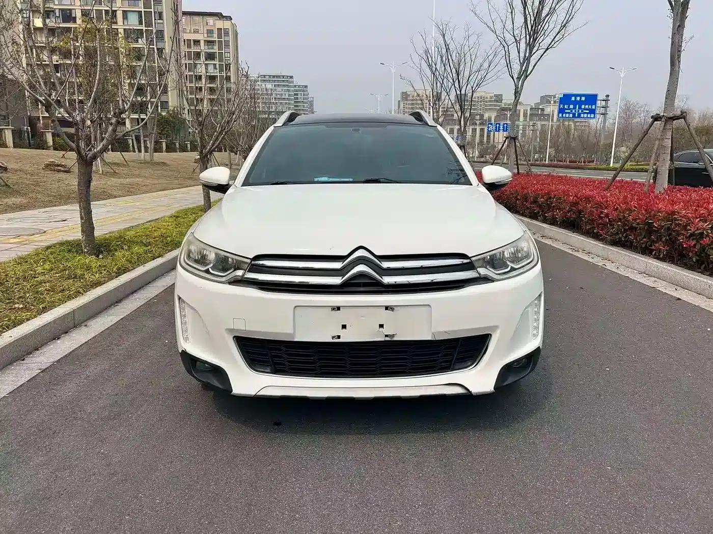Citroën C3-XR 2015 1.6L Manual Pioneer Edition — миниатюра 2