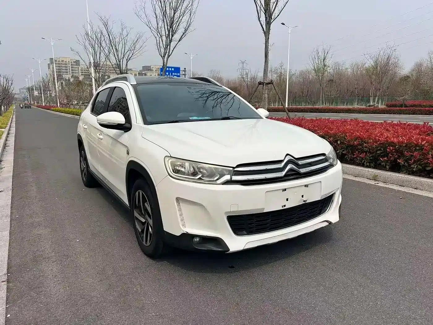 Citroën C3-XR 2015 1.6L Manual Pioneer Edition — миниатюра 3