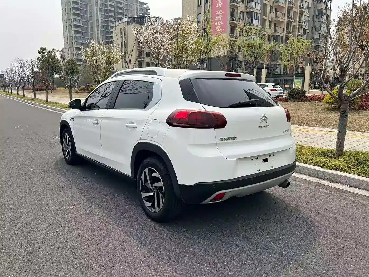 Citroën C3-XR 2015 1.6L Manual Pioneer Edition — миниатюра 4