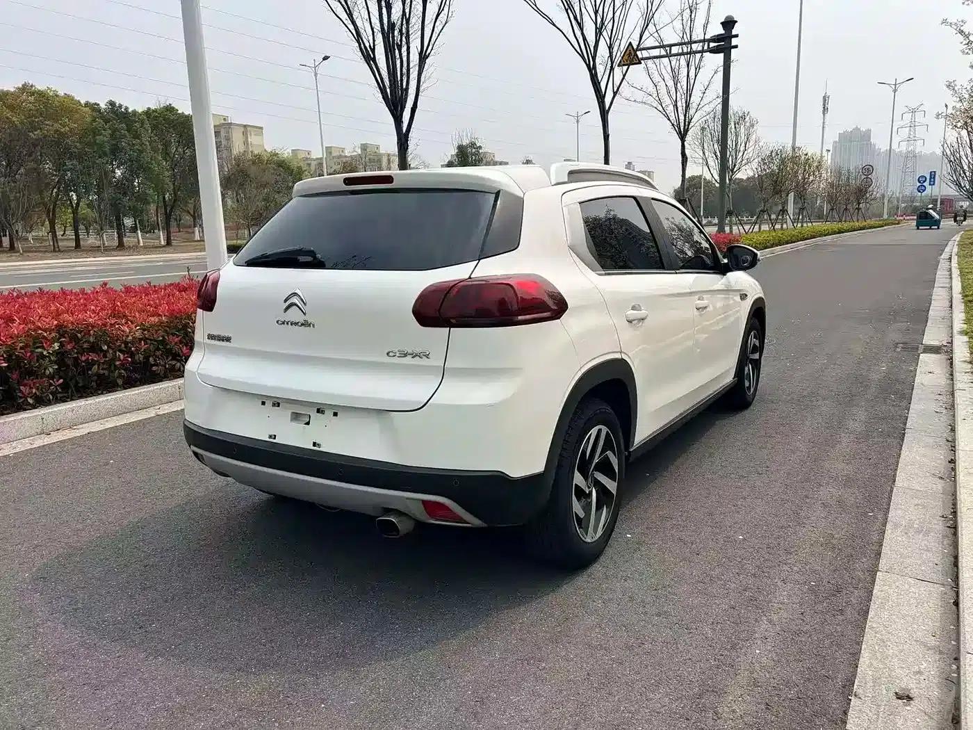 Citroën C3-XR 2015 1.6L Manual Pioneer Edition — миниатюра 6