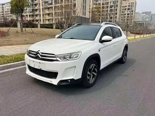 Citroën C3-XR 2015 1.6L Manual Pioneer Edition