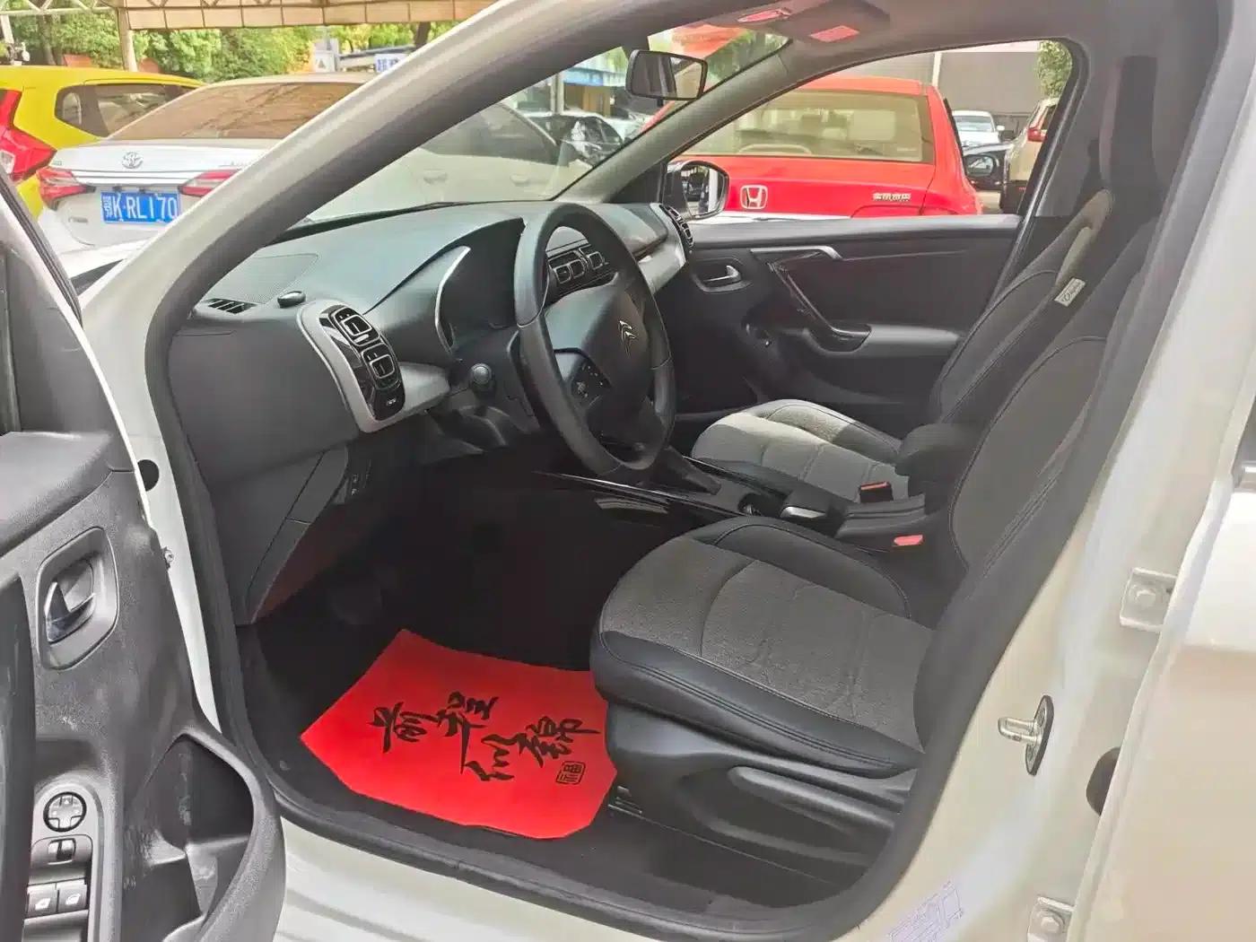 Citroën C3-XR 2019 230THP DCT Premium Edition — миниатюра 5