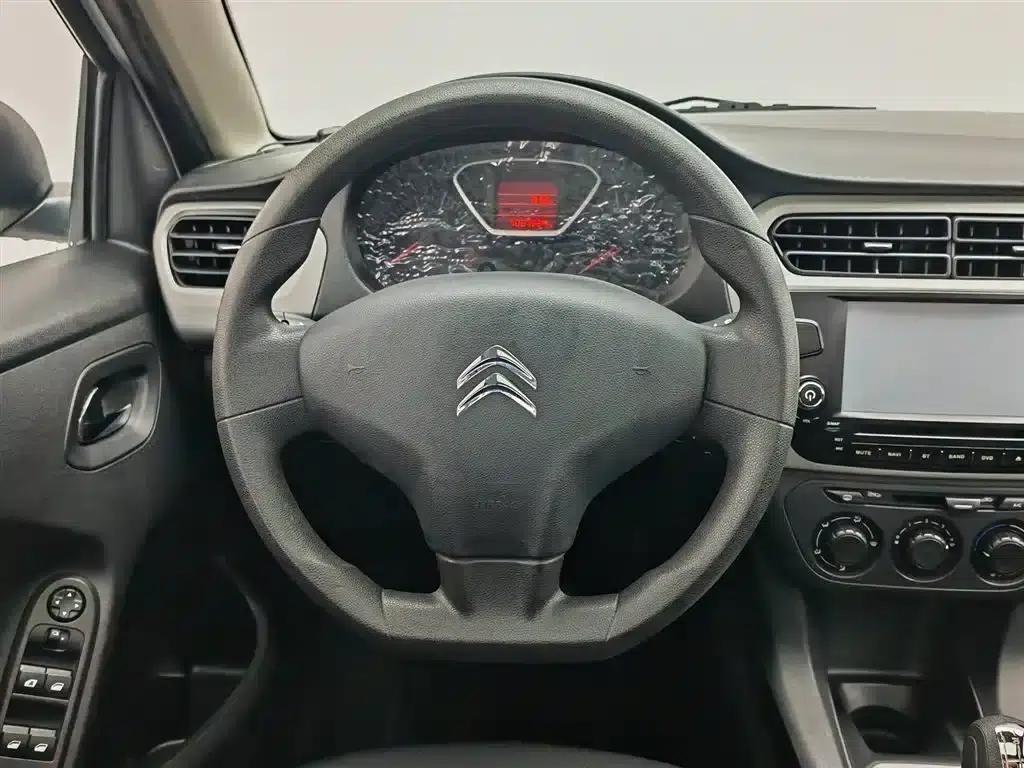 2015 Citroën Elysee Premium Edition 1.6L Manual Comfort — миниатюра 11