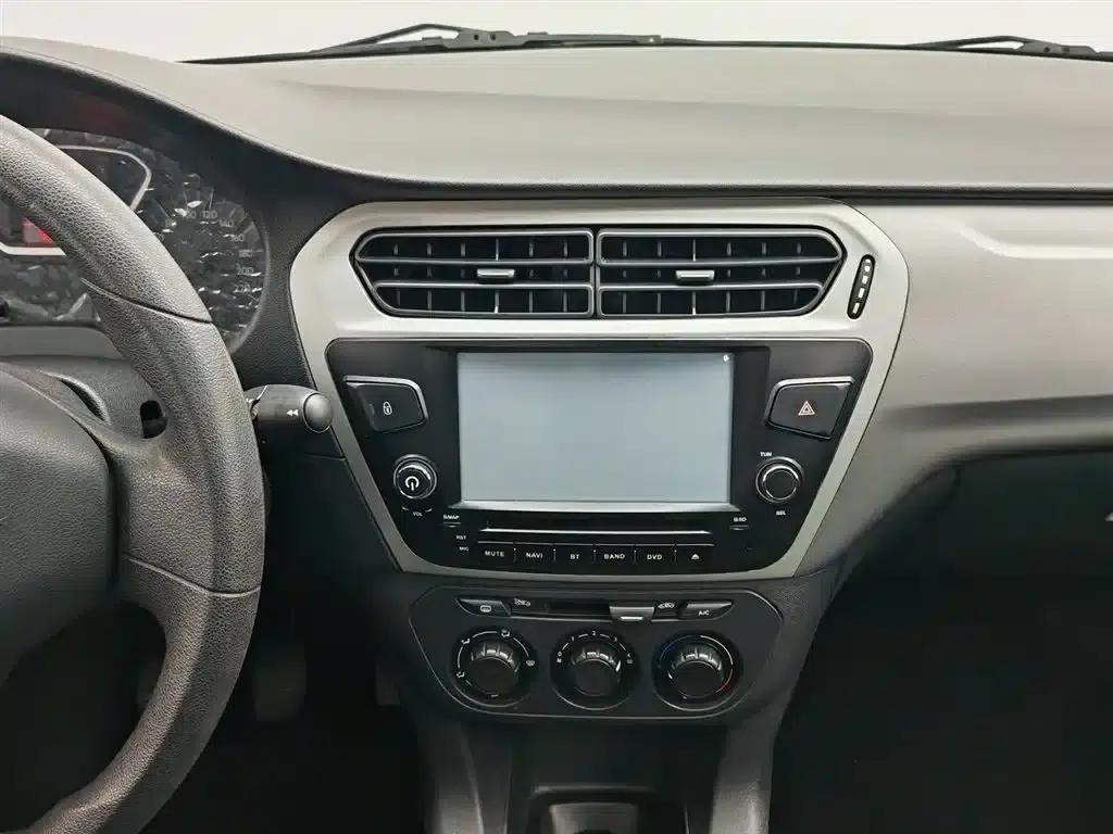 2015 Citroën Elysee Premium Edition 1.6L Manual Comfort — миниатюра 12