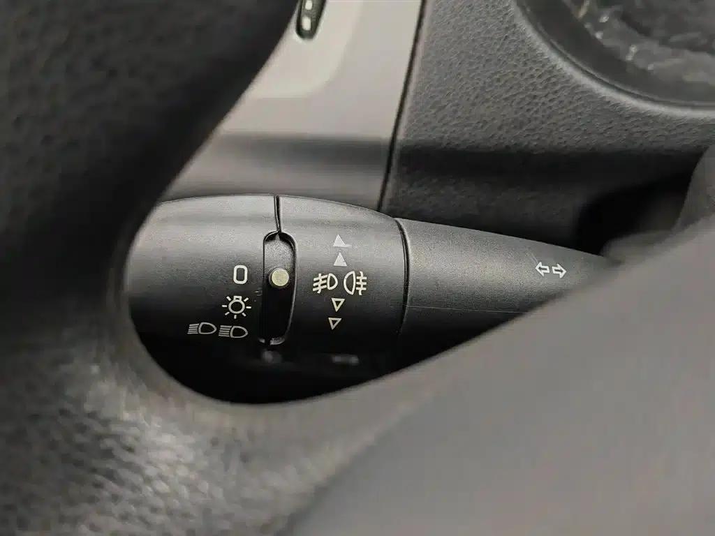 2015 Citroën Elysee Premium Edition 1.6L Manual Comfort — миниатюра 21