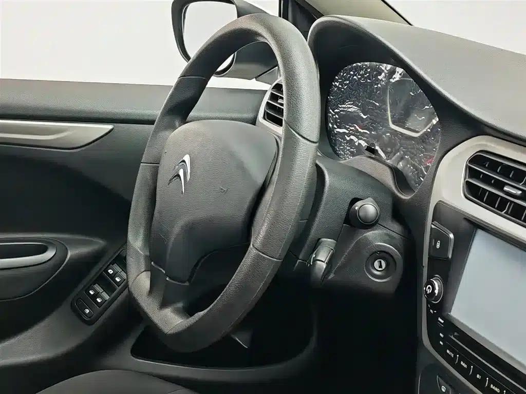 2015 Citroën Elysee Premium Edition 1.6L Manual Comfort — миниатюра 22