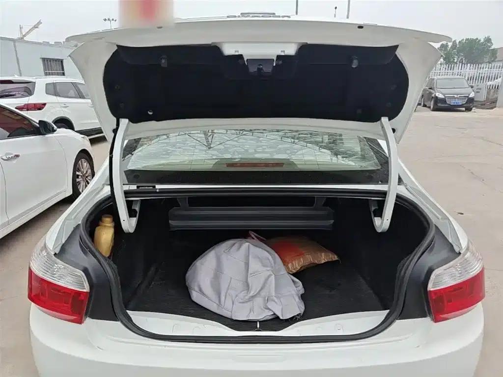 2016 Citroën Elysee 1.6L Manual Fashion Edition — миниатюра 19