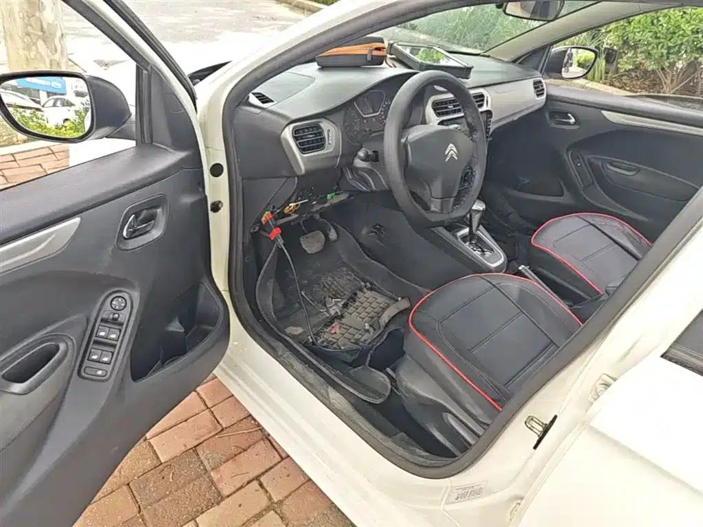 2016 Citroën Elysee 1.6L Automatic Comfort — миниатюра 16