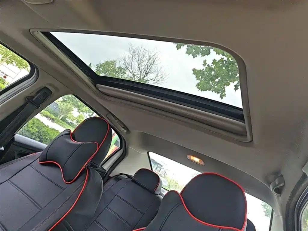 2016 Citroën Elysee 1.6L Automatic Comfort — миниатюра 18
