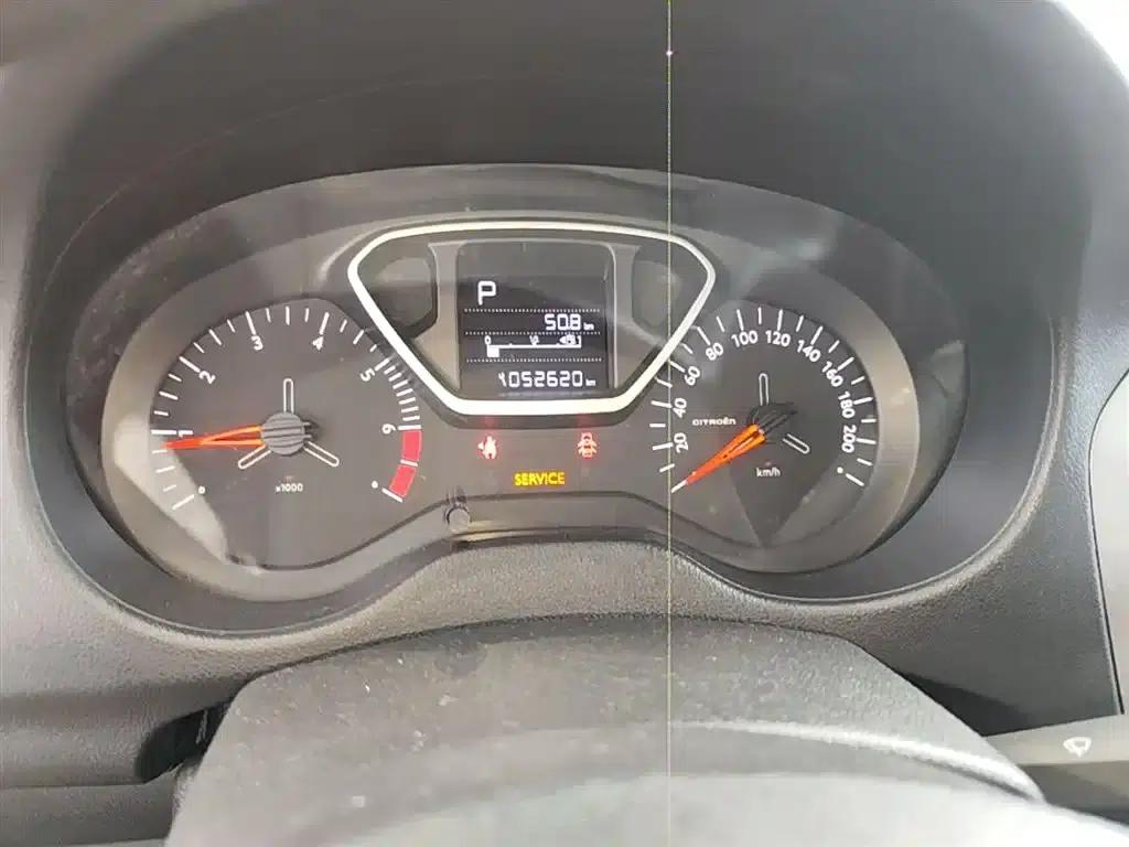 2018 Citroën Elysee 1.6L Automatic Comfort — миниатюра 12