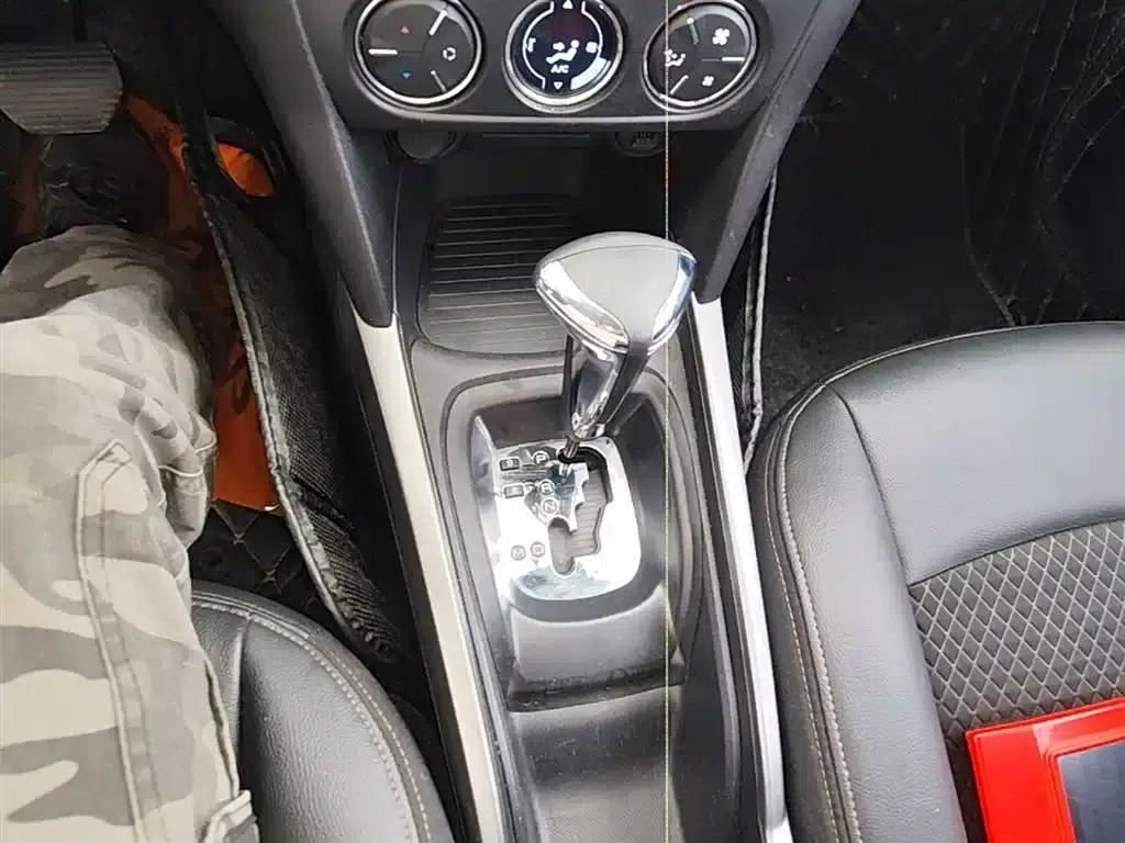 2018 Citroën Elysee 1.6L Automatic Comfort — миниатюра 14