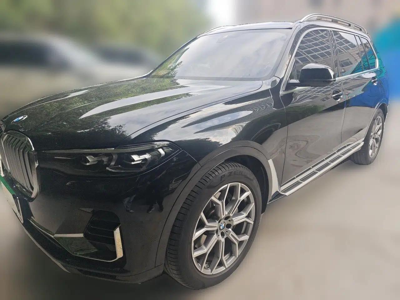 BMW X7 2022 xDrive40i Luxury Package with Leading Features — миниатюра 1