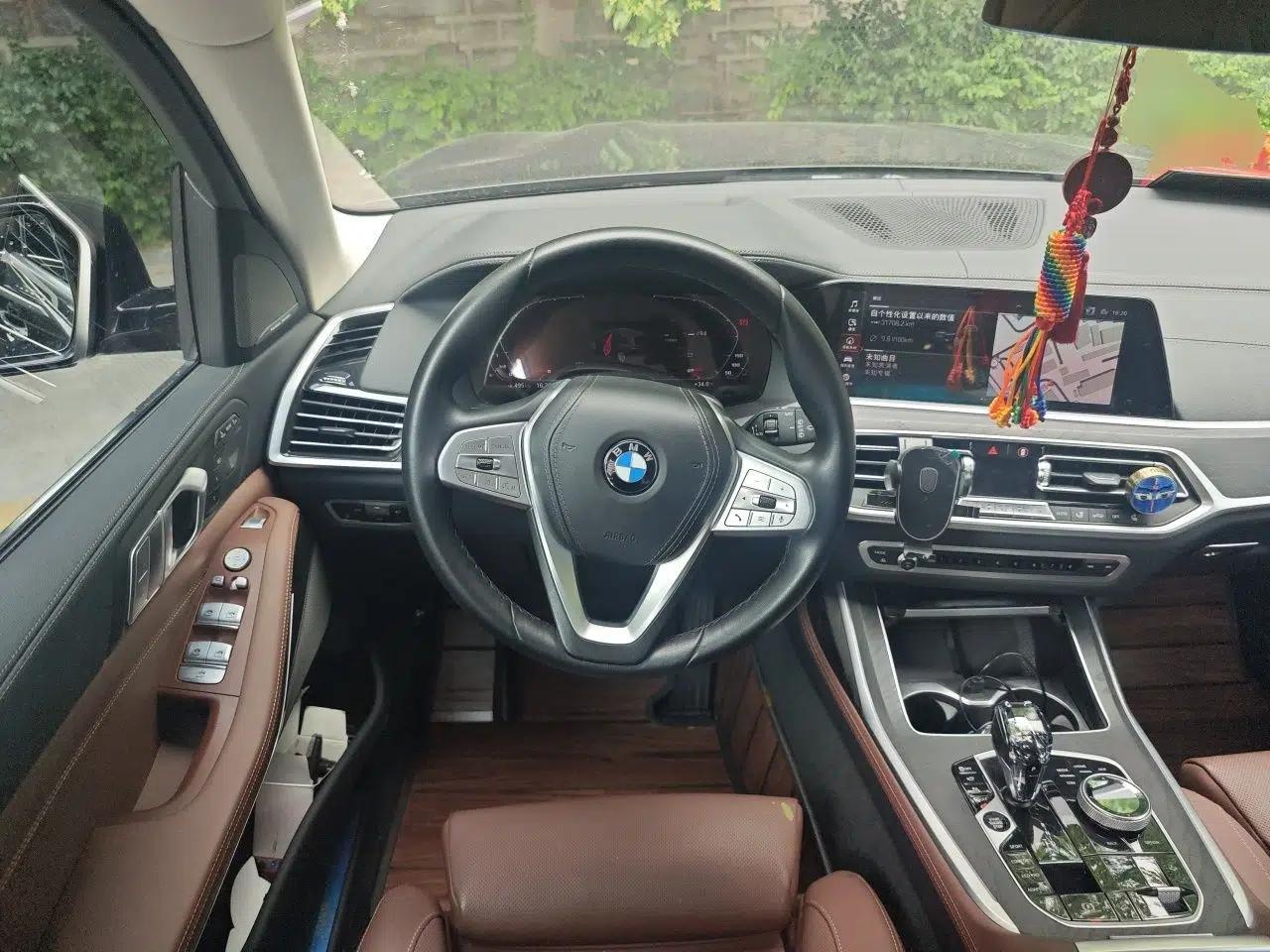 BMW X7 2022 xDrive40i Luxury Package with Leading Features — миниатюра 11