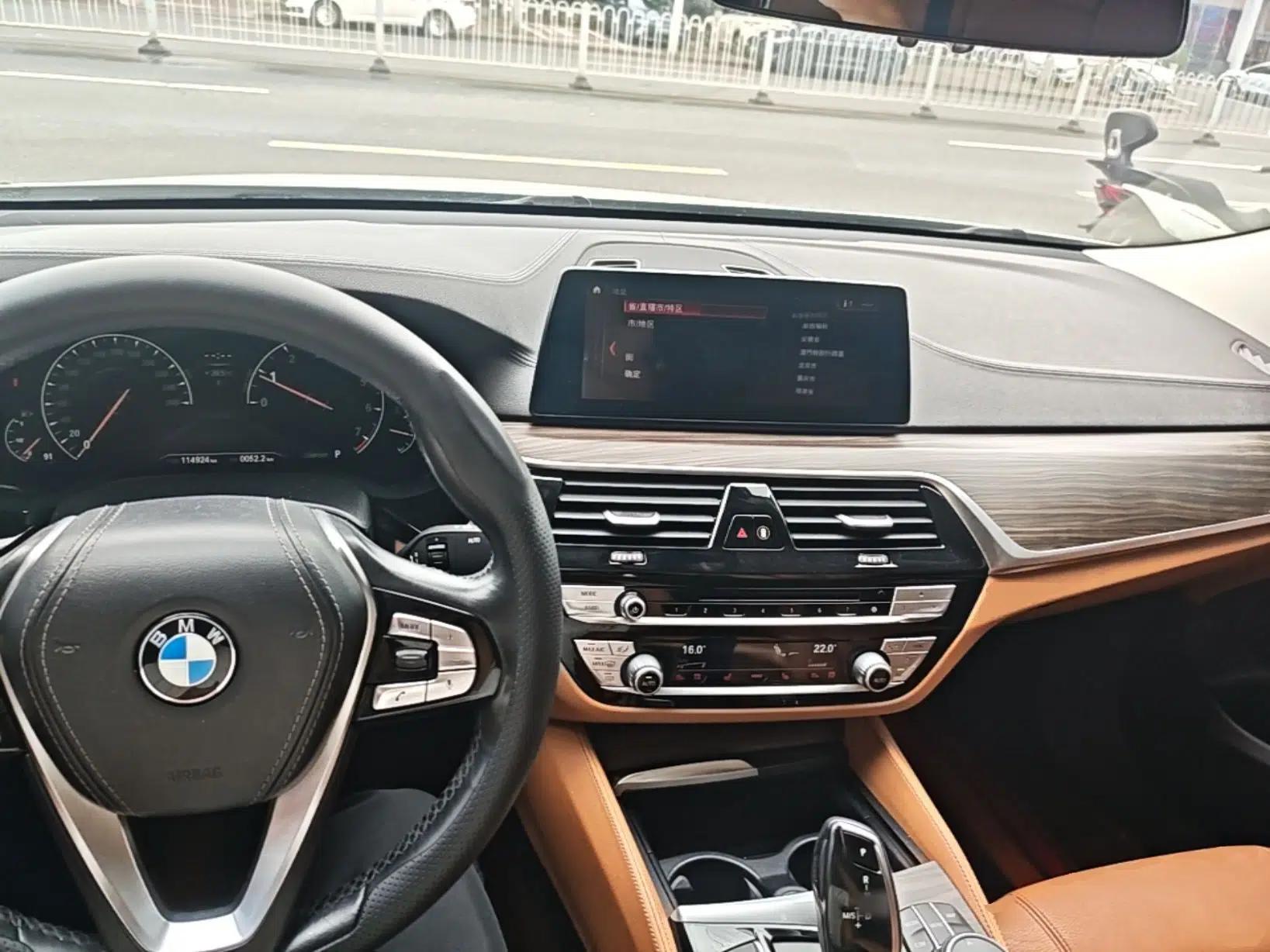 BMW 6 Series GT 2019 630i Luxury Design Package — миниатюра 13