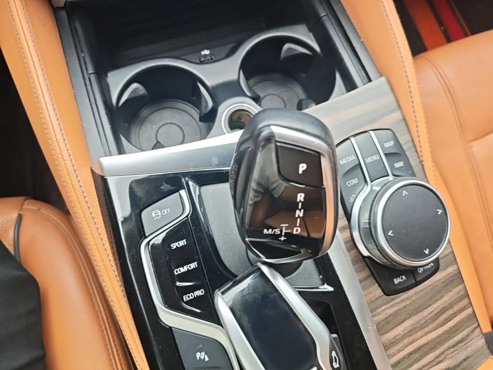 BMW 6 Series GT 2019 630i Luxury Design Package — миниатюра 17