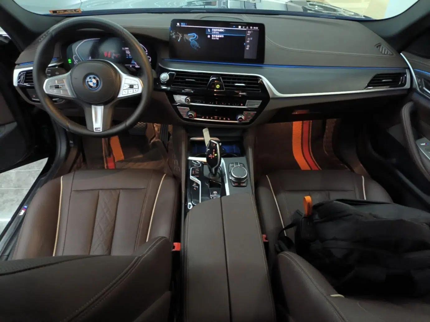 BMW 5 Series New Energy 2022 Restyled 535Le M Sport Package — миниатюра 13