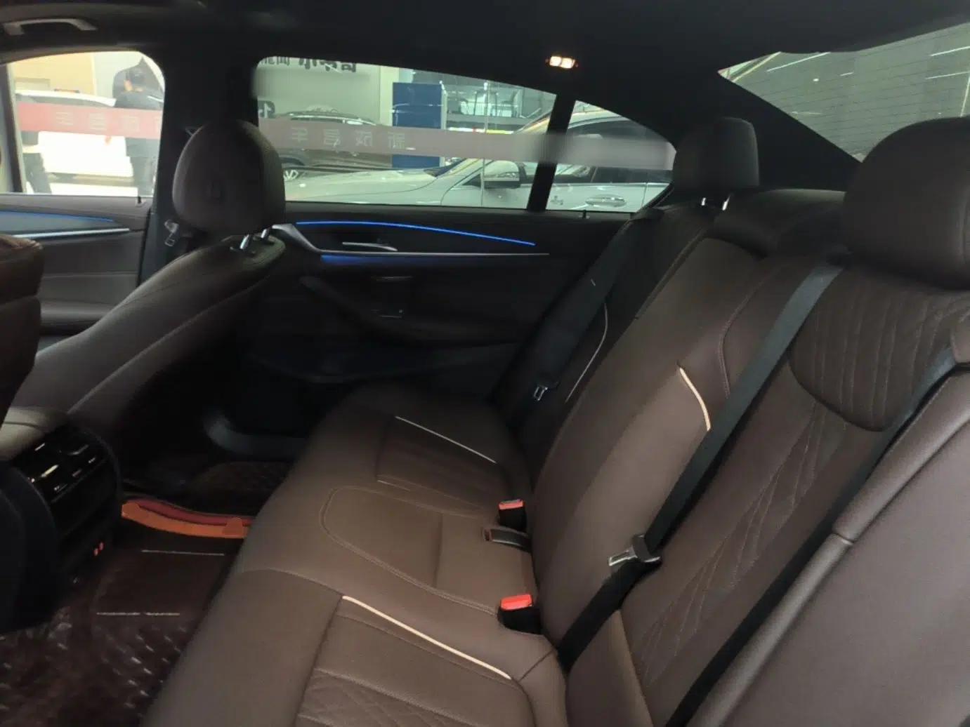 BMW 5 Series New Energy 2022 Restyled 535Le M Sport Package — миниатюра 20