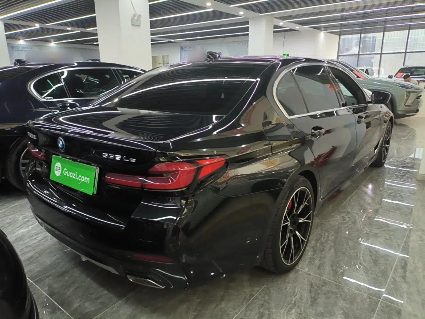 BMW 5 Series New Energy 2022 Restyled 535Le M Sport Package — миниатюра 6
