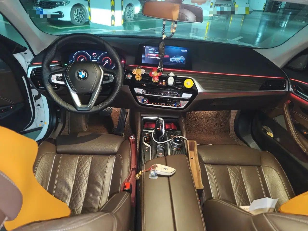 BMW 5 Series New Energy 2019 530Le Pioneer Edition — миниатюра 10