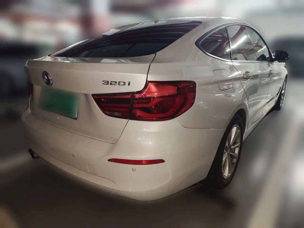 BMW 3 Series GT 2017 320i Sport Edition — миниатюра 6