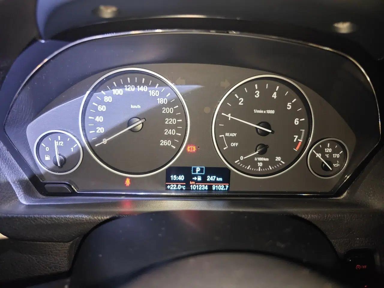 BMW 3 Series GT 2013 320i Leading Model — миниатюра 12
