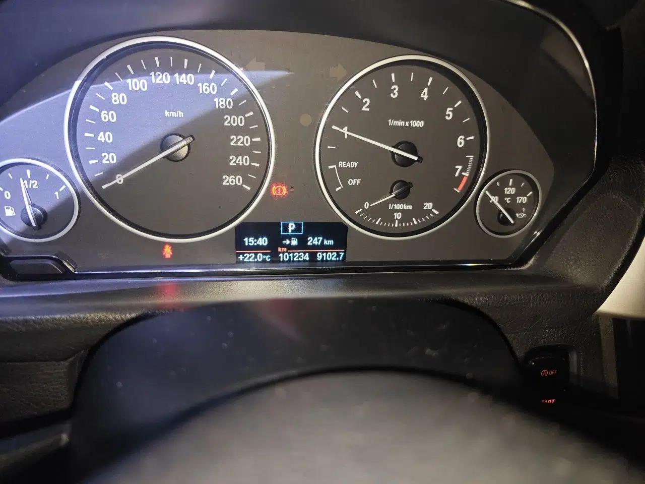 BMW 3 Series GT 2013 320i Leading Model — миниатюра 13