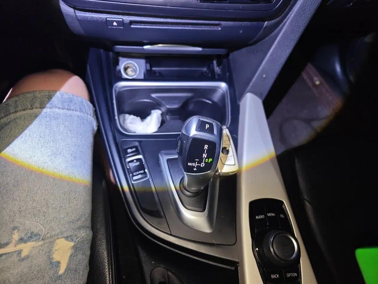 BMW 3 Series GT 2013 320i Leading Model — миниатюра 15