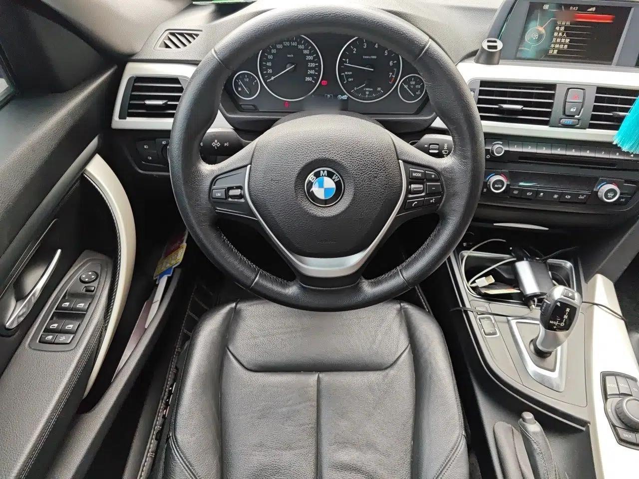 BMW 3 Series GT 2014 320i Leading Model — миниатюра 11
