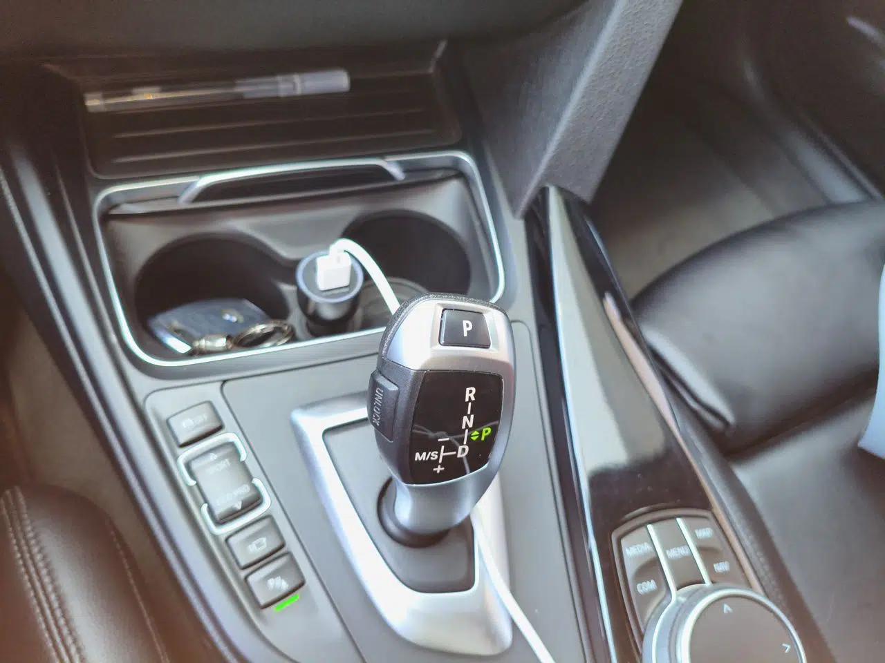 BMW 3 Series GT 2019 320i M Sport Package — миниатюра 15