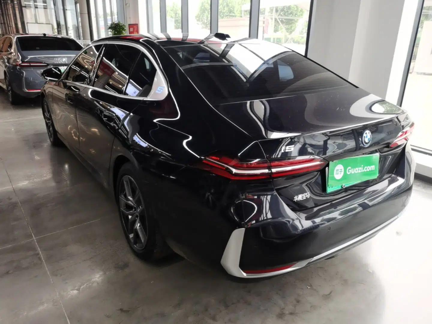 BMW i5 2024 eDrive 35L Prestige Luxury Package — миниатюра 7
