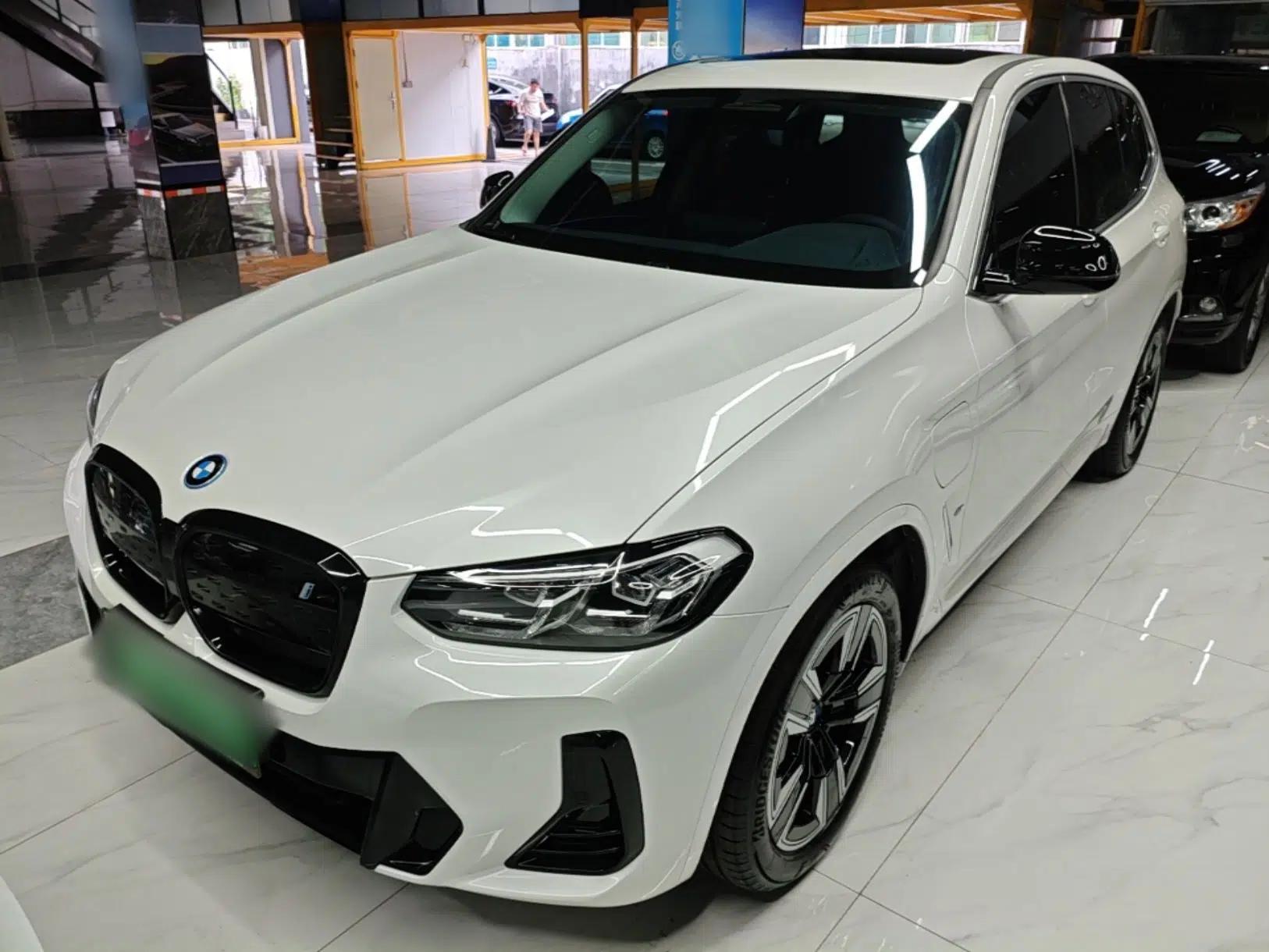 BMW iX3 2023 Leading Model — миниатюра 1