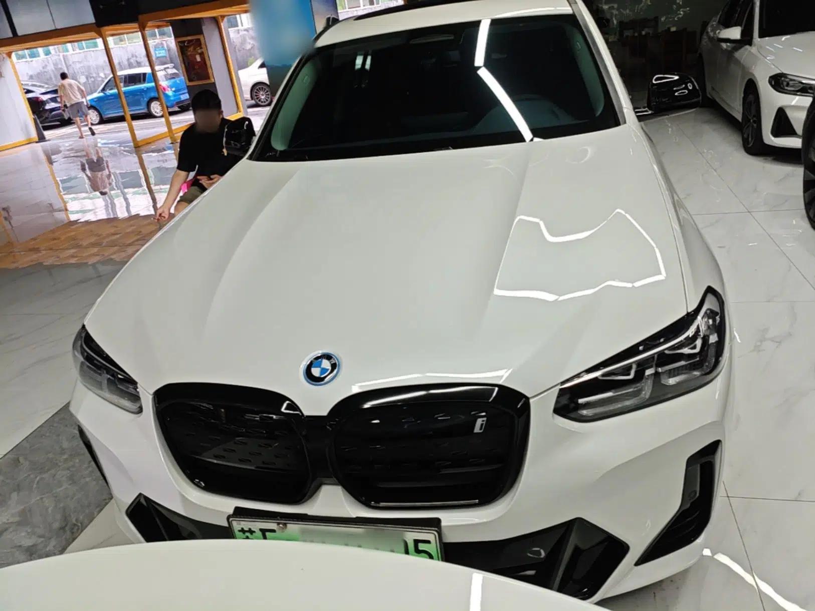 BMW iX3 2023 Leading Model — миниатюра 2
