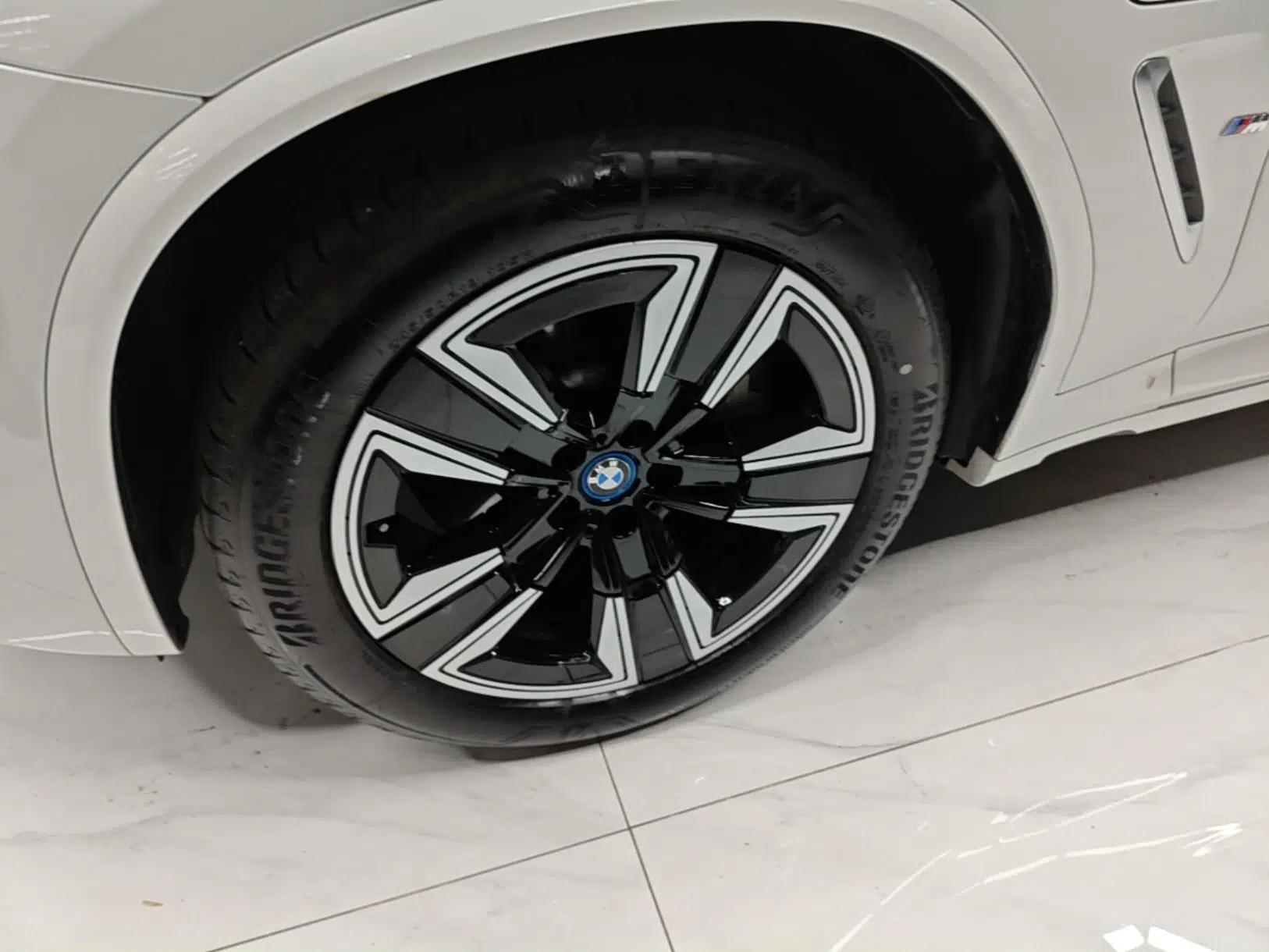 BMW iX3 2023 Leading Model — миниатюра 8