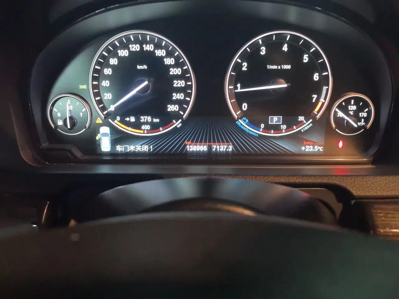 BMW 5 Series GT 2014 528i Luxury Edition — миниатюра 13